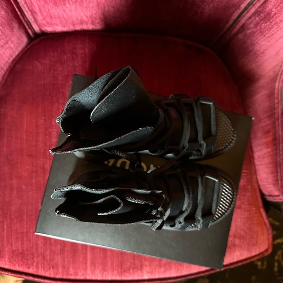 Chunky black gladiator style sandals - Picture 5 of 8